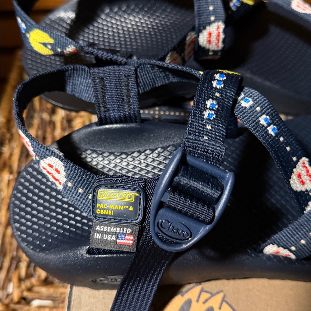 Chaco PAC -MAN Scaredy Ghost 👻 Sandals Sz 9 BNIB - Picture 4 of 7